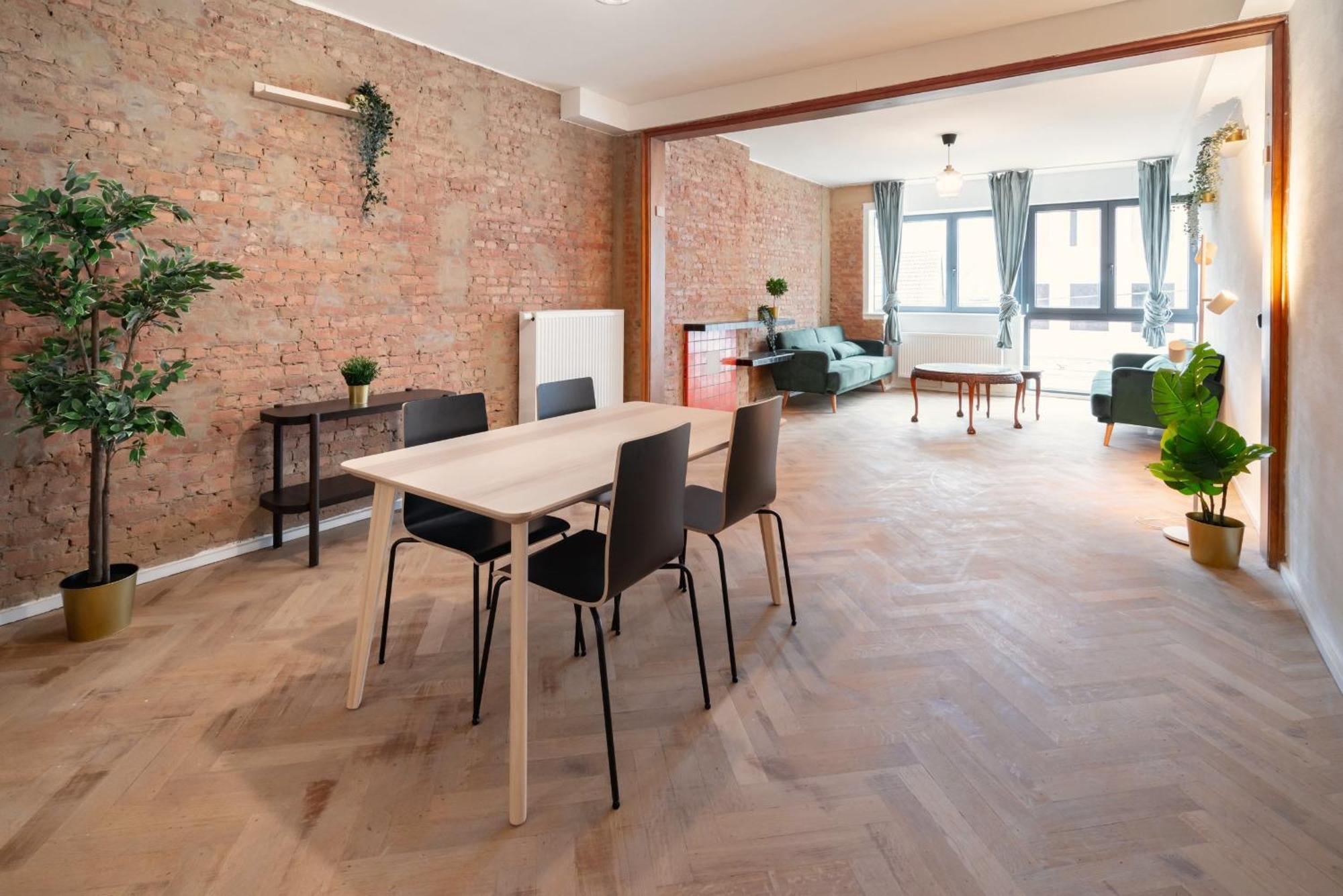 Two-Bedroom Apartments In The Heart Of Antwerpen Bagian luar foto