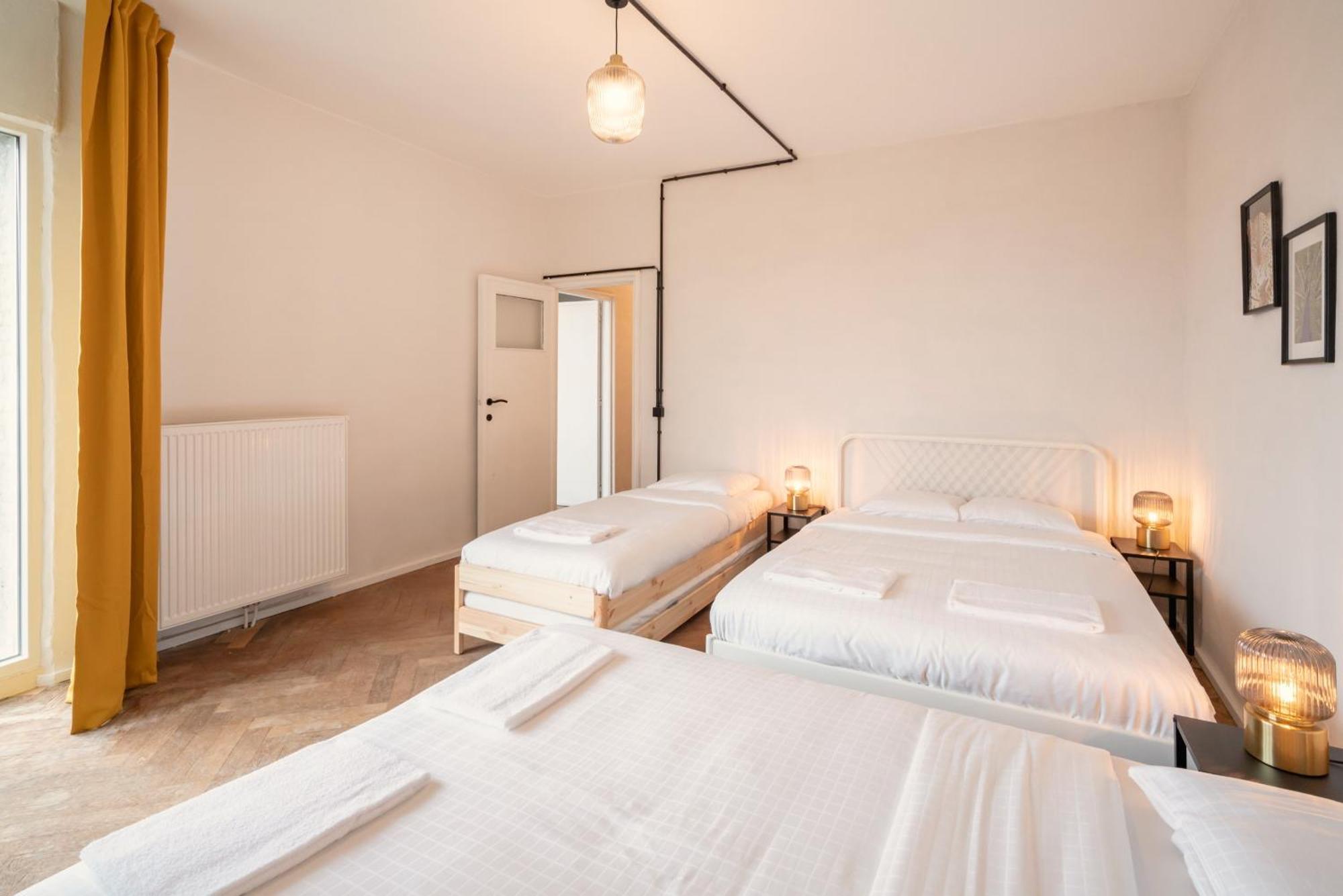 Two-Bedroom Apartments In The Heart Of Antwerpen Bagian luar foto